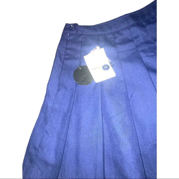 NWOT forever 21 navy pleated skirt - Picture 3 of 5